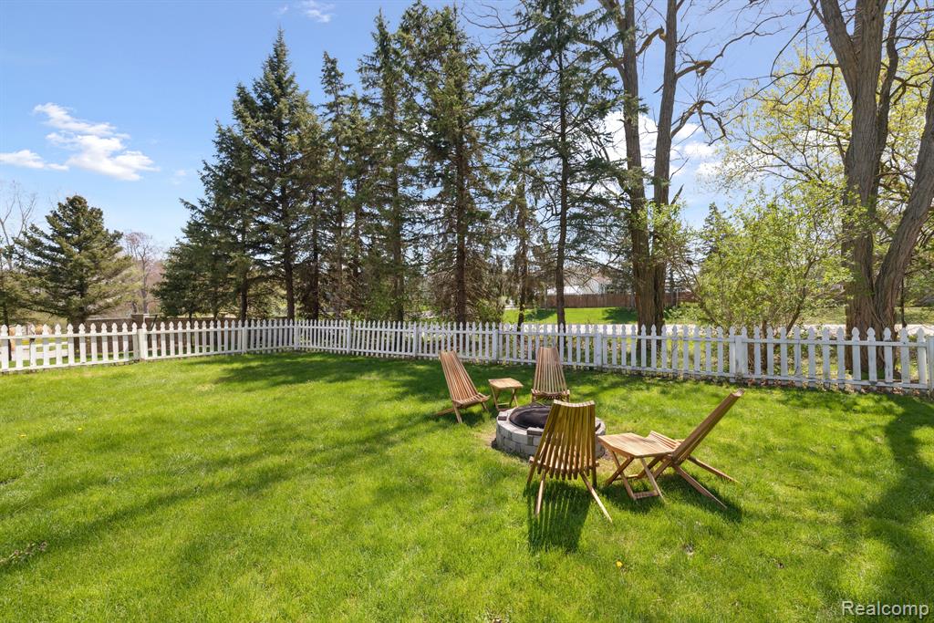 7520 FAIRVIEW Drive, Goodrich Vlg, MI — Photo 51