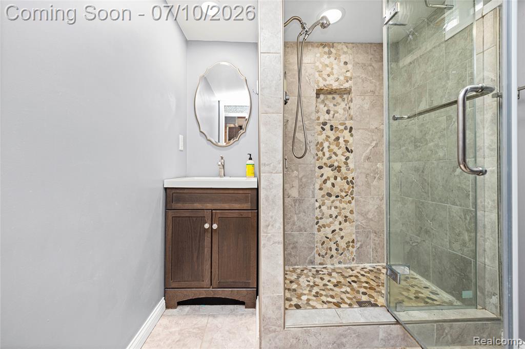 8561 Liberty Boulevard, Westland, MI — Photo 38