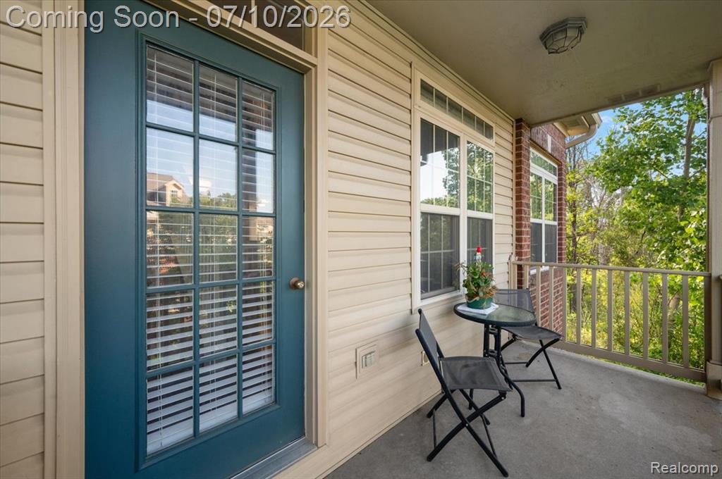456 Boardwalk Drive, Walled Lake, MI 48390 — Photo 9