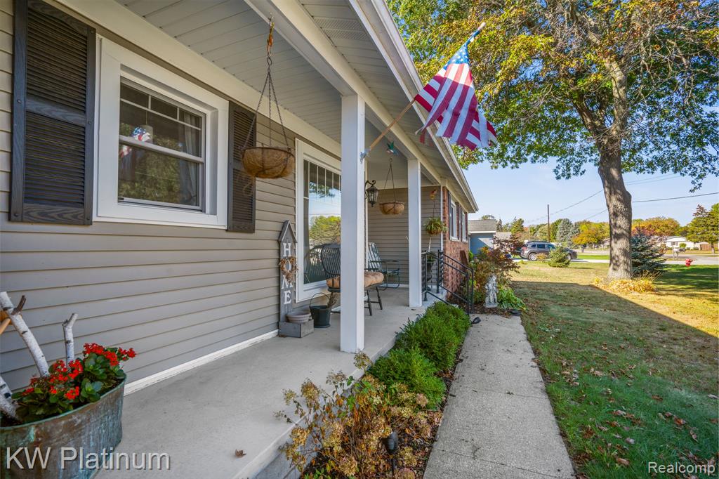 3269 Lake Drive, Fort Gratiot, MI 48059 — Photo 33
