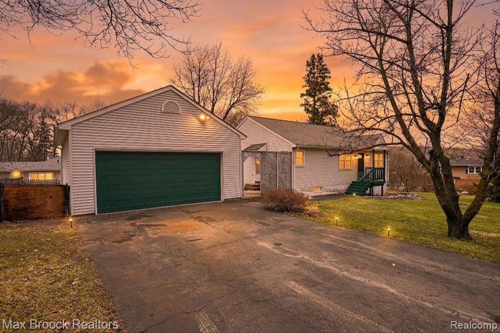 5001 Sylvanview Drive, Clarkston, MI 48348 — Photo 2