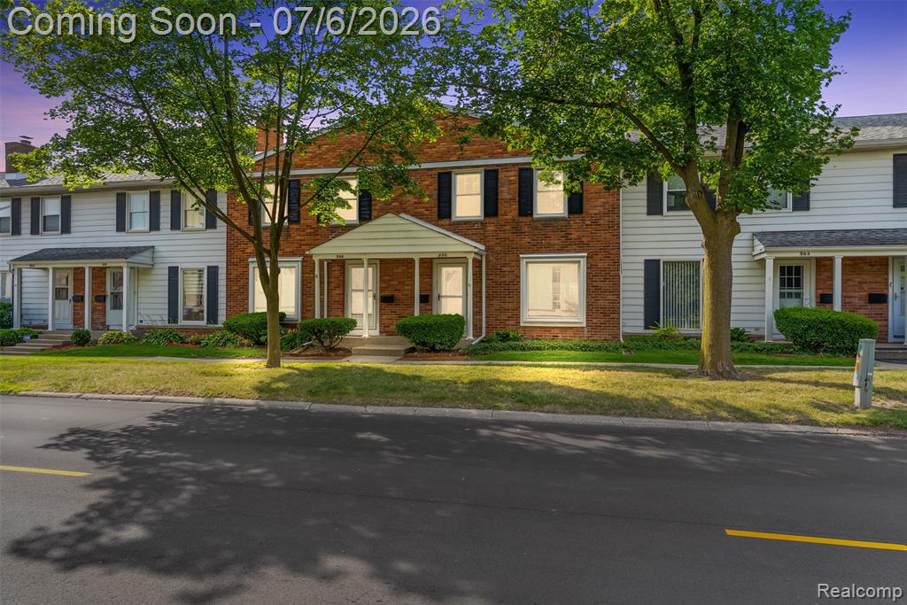 906 E Kearsley Street, Flint, MI 48503 — front exterior