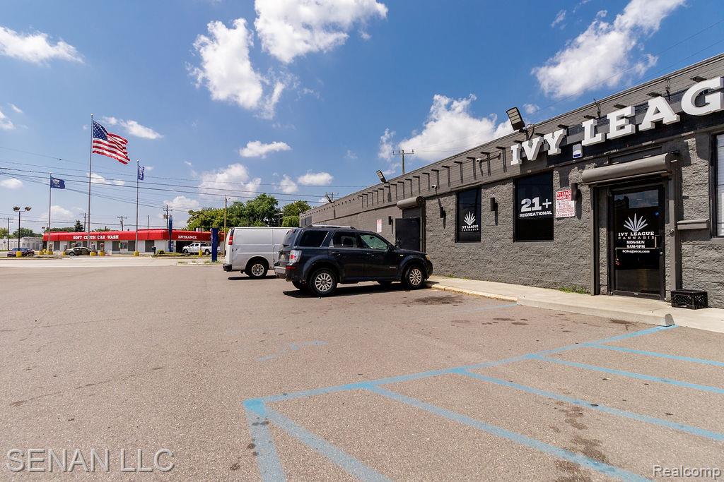 465 S Schaefer Highway, Detroit, MI 48217 — Photo 2