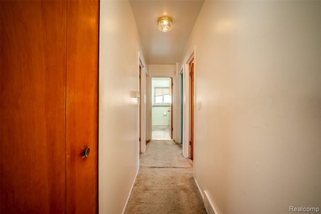 29889 Brown Court, Garden City, MI — Photo 11