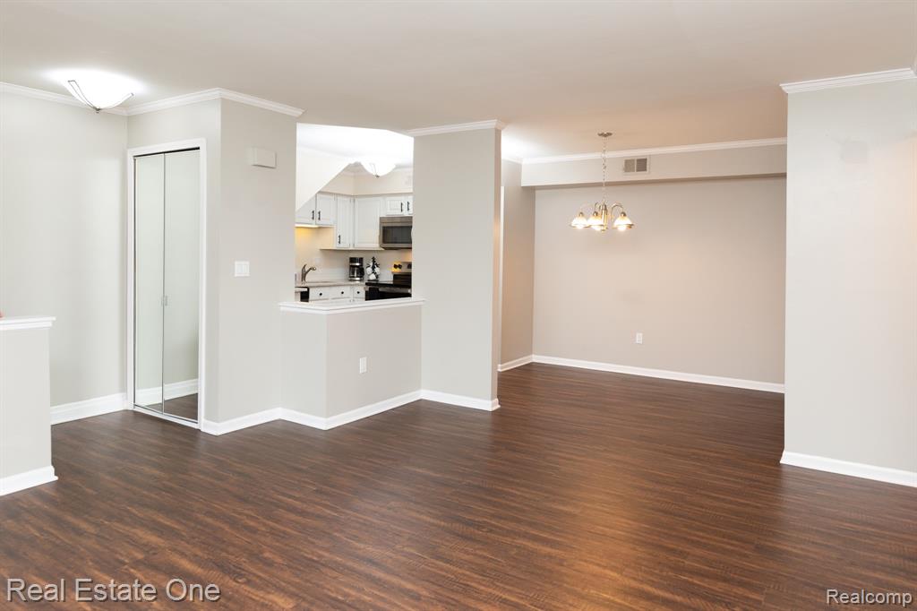 233 PINEWOOD Circle, Plymouth, MI 48170 — Photo 8