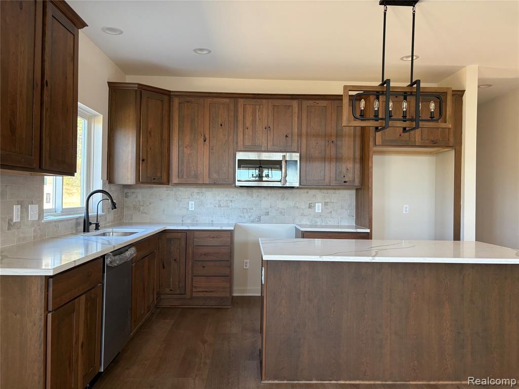 9931 Quarry Ridge Road, Clarkston, MI — Photo 17