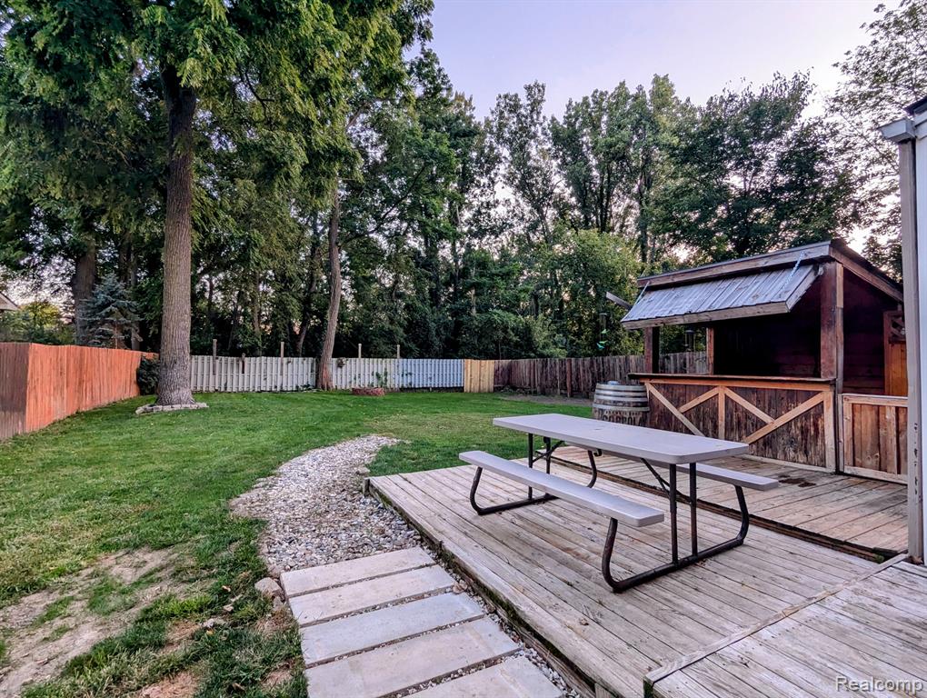 6915 PONTIAC LAKE Road, Waterford, MI 48327 — Photo 18
