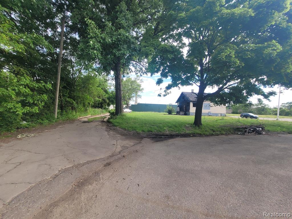 5585 RIDGEWOOD Street, Detroit, MI 48204 — Photo 2