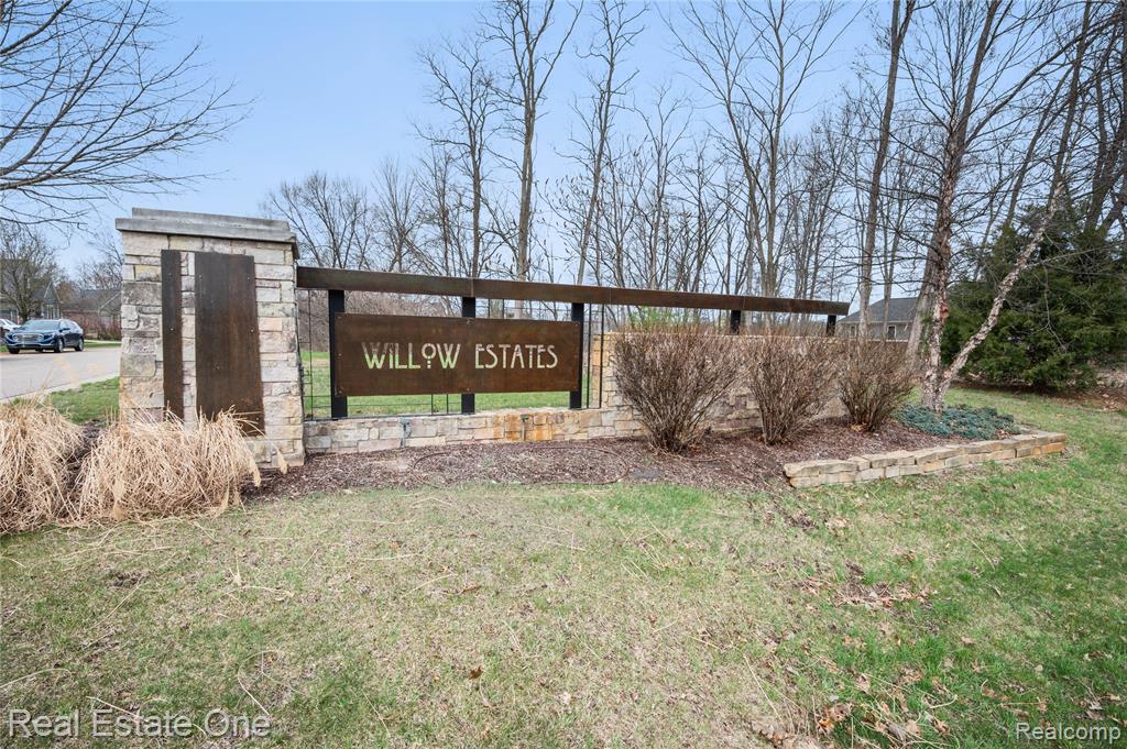 508 Woodstone Court, White Lake, MI — Photo 13