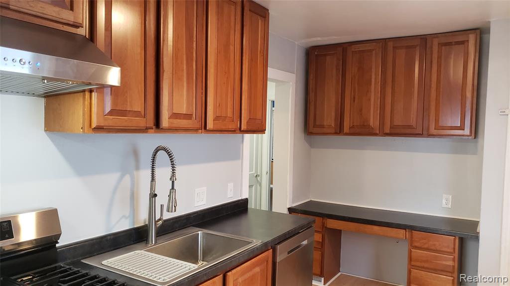 4116 Syracuse Street, Dearborn Heights, MI 48125 — Photo 2