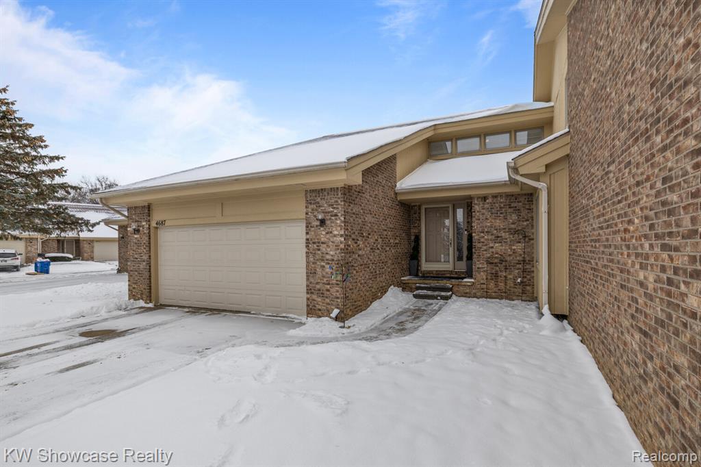 4687 Fairway Court, Waterford, MI 48328 — Photo 3