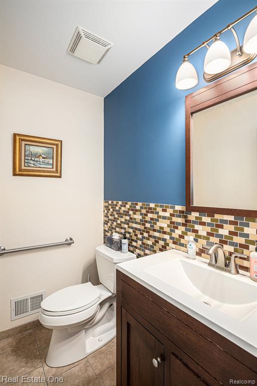4453 RACEWOOD Drive, Commerce Twp, MI 48382 — Photo 10