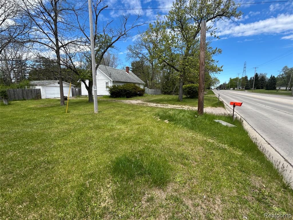 2356 S DYE Road, Flint, MI 48532 — Photo 20