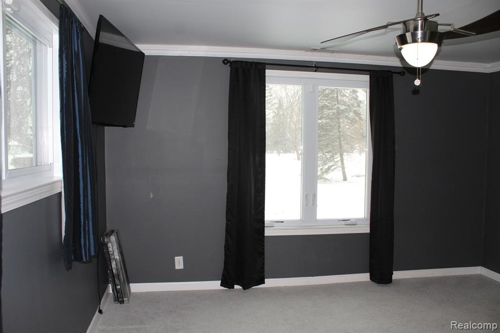 896 Grace Avenue, Rochester Hills, MI 48307 — Photo 14