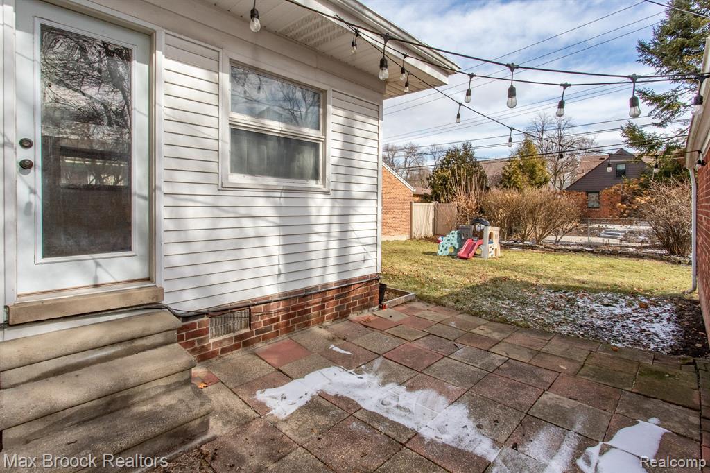 26434 Wyoming Road, Huntington Woods, MI — Photo 16