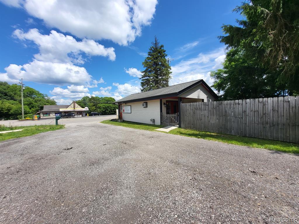 9421 Dixie Highway, Clarkston, MI 48348 — Photo 5