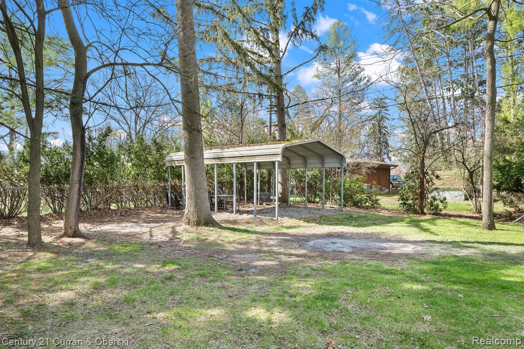 417 CHICAGO Drive, Howell, MI 48843 — Photo 11