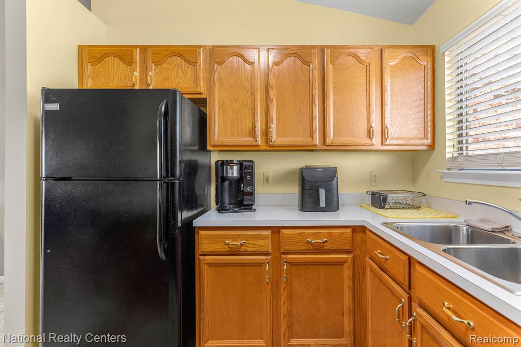 42732 LILLEY POINTE Drive, Canton, MI 48187 — Photo 9