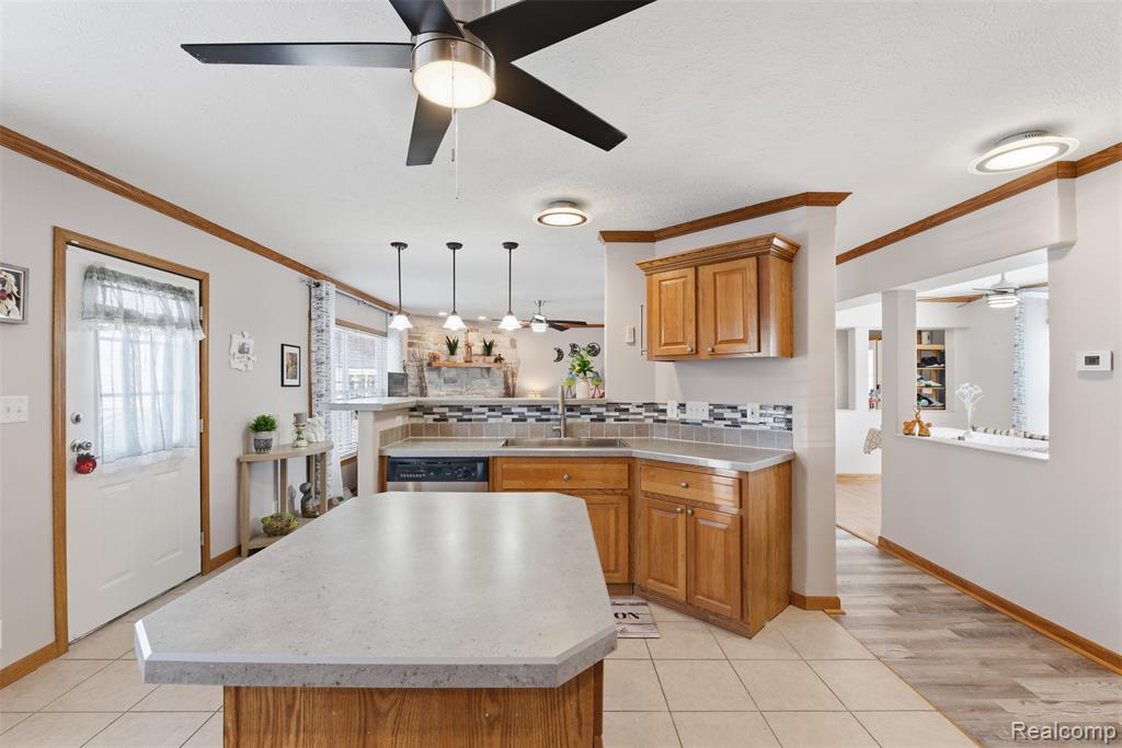 11050 Willowgreen Court, South Lyon, MI 48178 — Photo 14