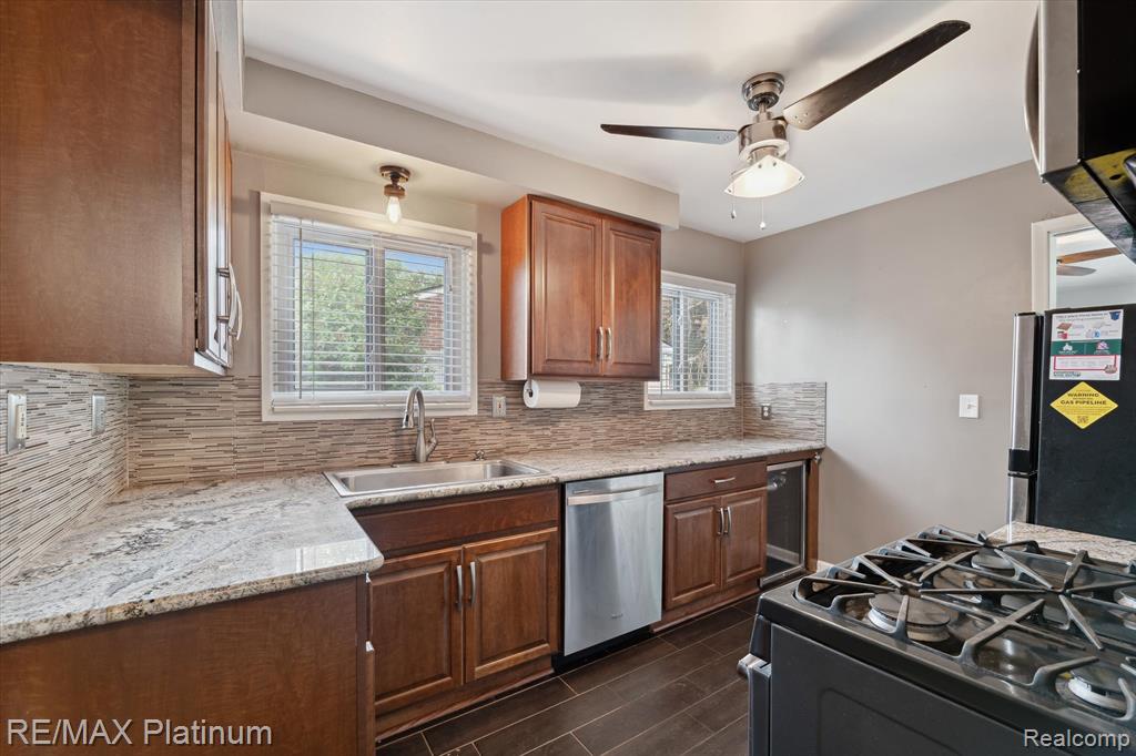 8685 Terri Drive, Westland, MI — Photo 12