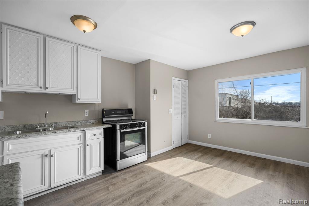 8750 WELDWOOD Drive, Monroe, MI 48162 — Photo 13