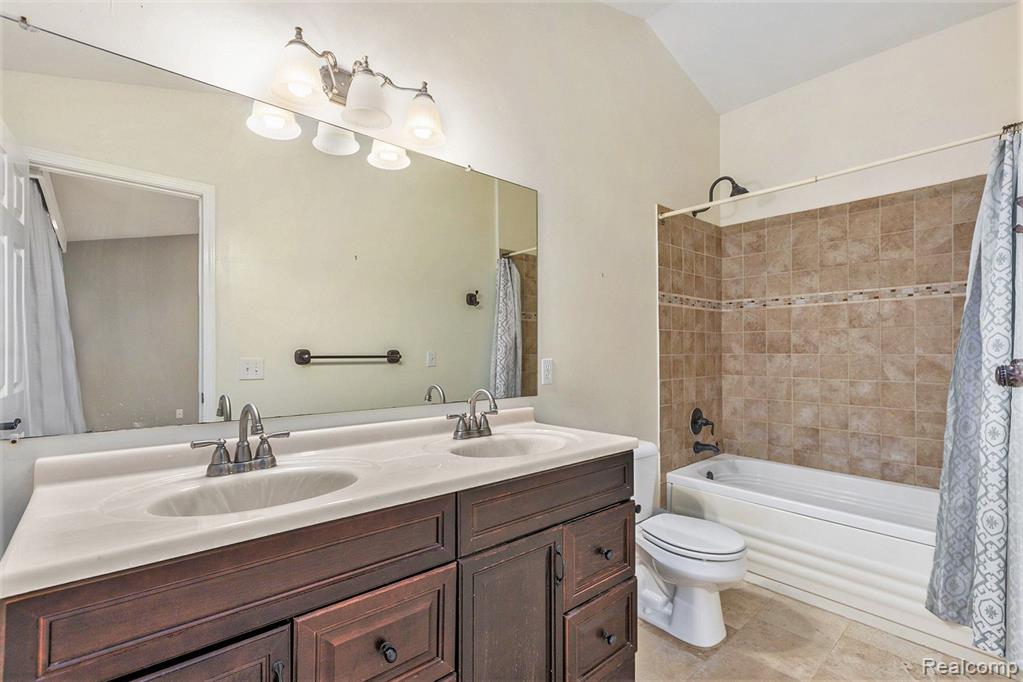 7346 HOGAN Drive, Ypsilanti, MI 48197 — Photo 20