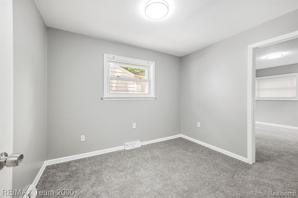 6325 FELLRATH Street, Taylor, MI 48180 — Photo 15