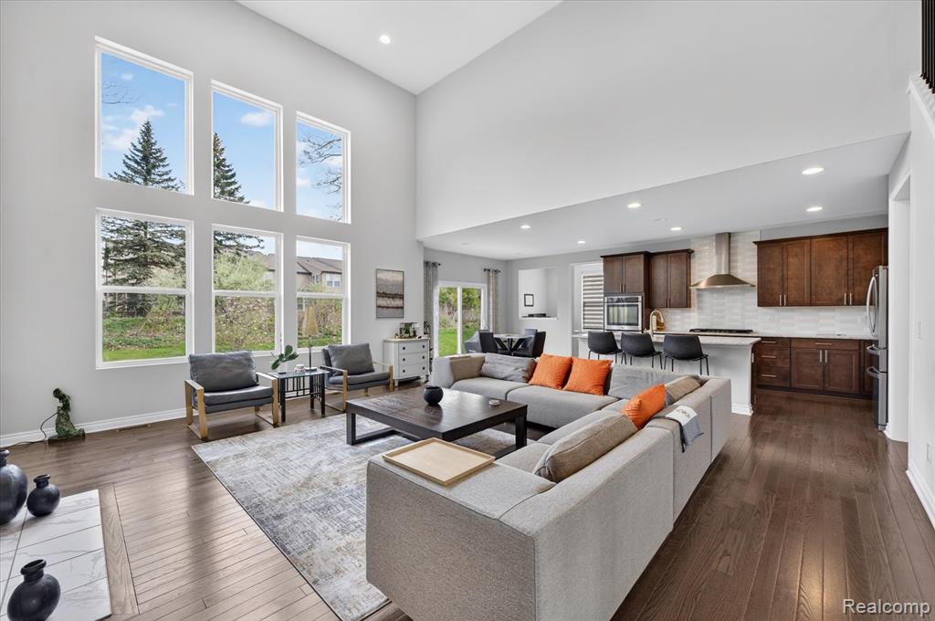 2942 Montgomery Circle, Walled Lake, MI 48390 — Photo 6