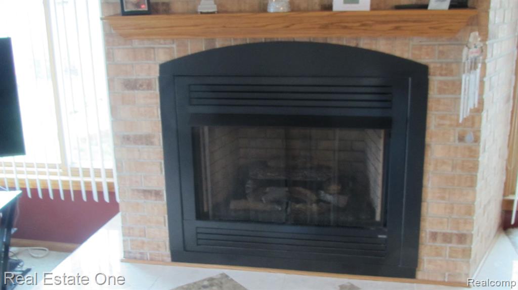 669 S HAWTHORNE Street, Westland, MI 48186 — Photo 11