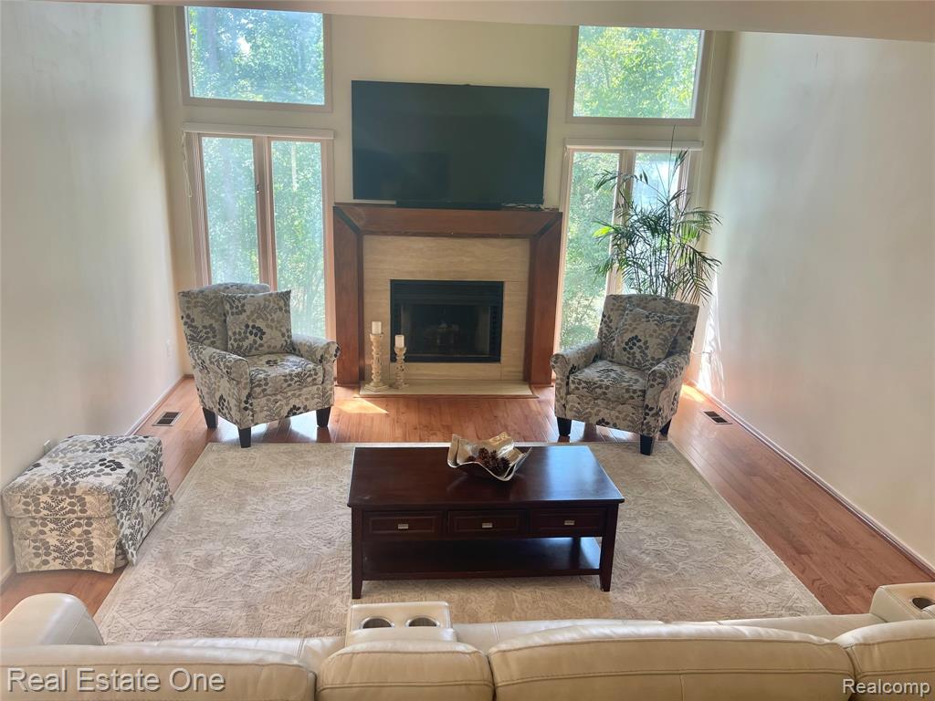 5521 WALNUT Circle W, West Bloomfield, MI — Photo 4