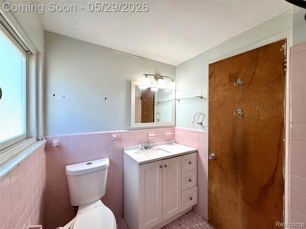 23400 Seneca Street, Oak Park, MI 48237 — Photo 45