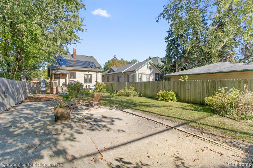 221 Chalmers Street, Detroit, MI 48215 — Photo 25