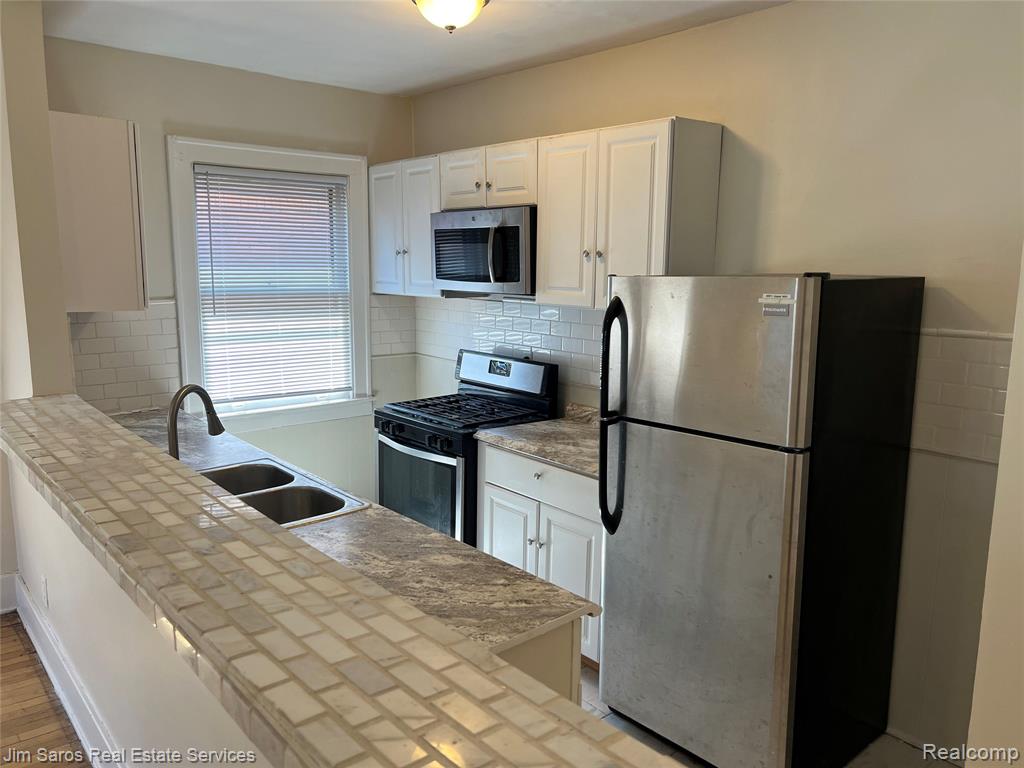 987 #2S Beaconsfield Avenue, Grosse Pointe, MI 48230 — Photo 5