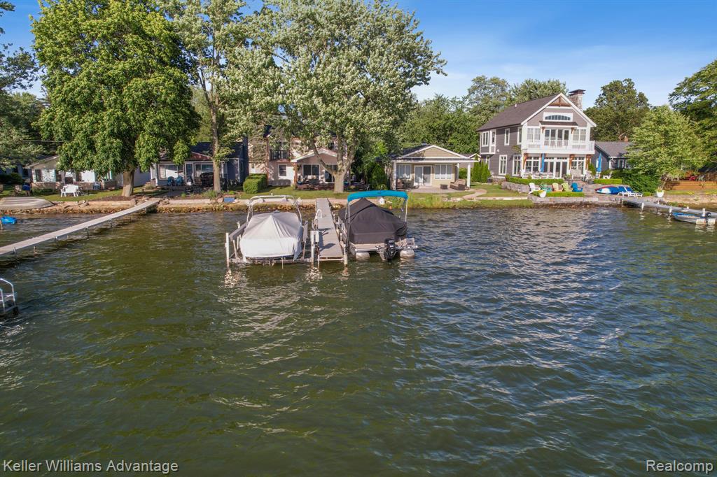 4253 Hunters Drive, Highland, MI 48356 — Photo 9