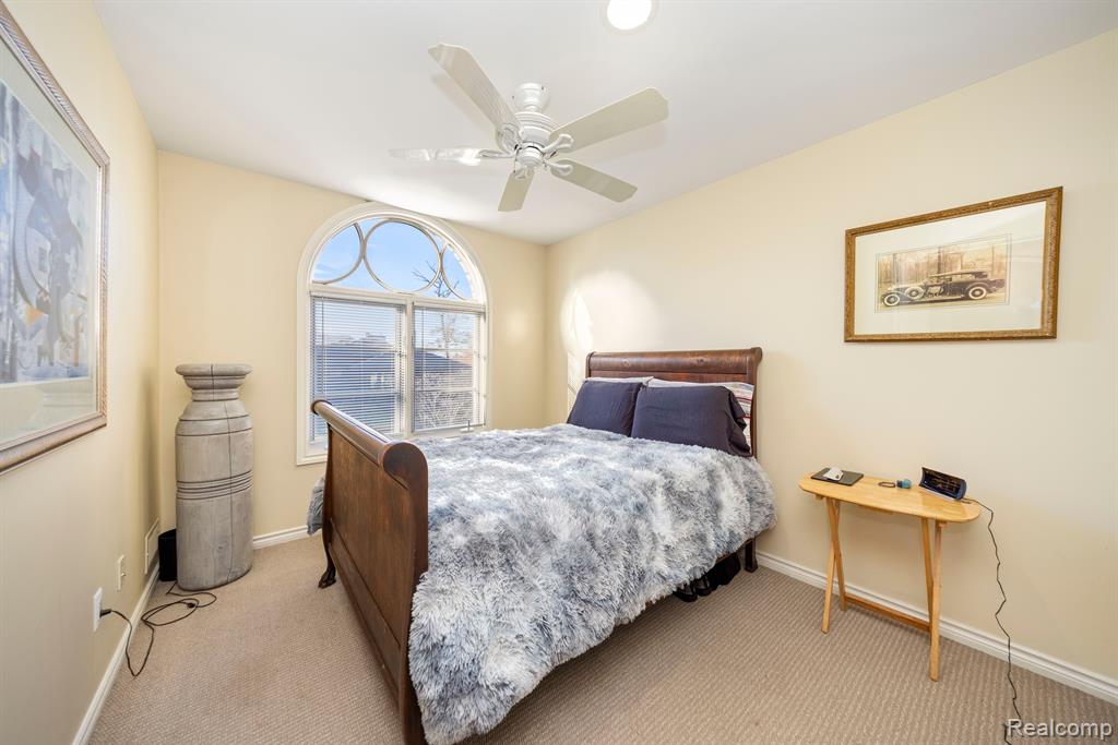 4326 COMMERCE Road, Orchard Lake Village, MI 48324 — Photo 57