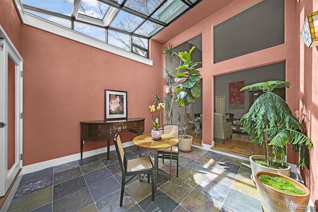 1049 STRATFORD Lane, Bloomfield Hills, MI 48304 — Photo 14