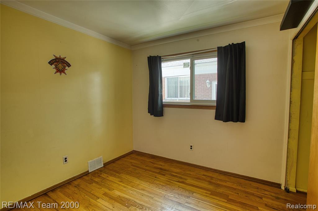 7475 Fenton Street, Dearborn Heights, MI 48127 — Photo 14