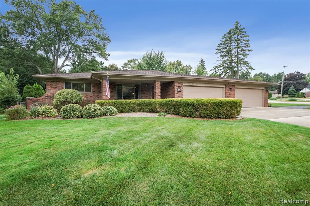 6989 Fredmoor Drive, Troy, MI 48098 — Photo 2