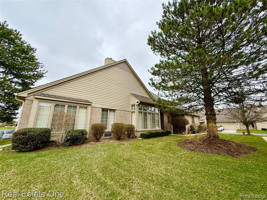 42827 Matthew Drive, Sterling Heights, MI 48313 — Photo 40