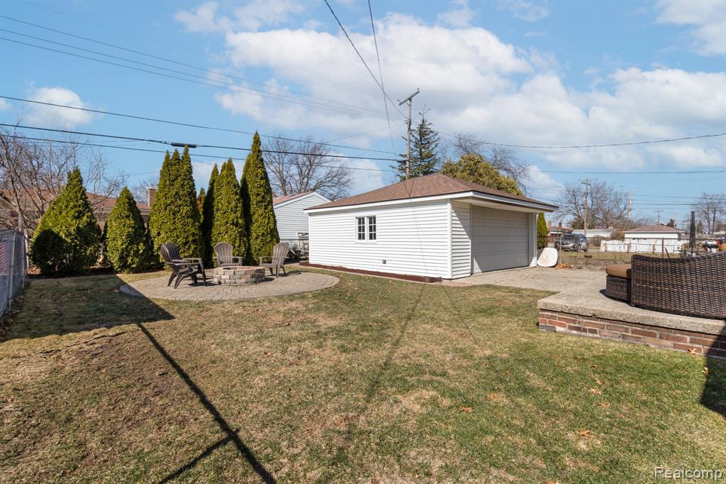24263 Marine Avenue, Eastpointe, MI 48021 — Photo 8