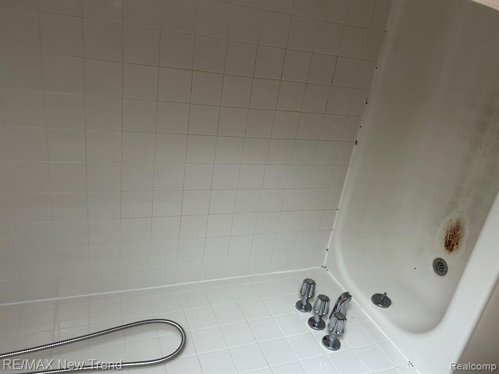 29166 Manchester Street, 47, Westland, MI — Photo 19