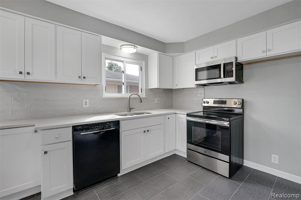 7637 Melvin Avenue, Westland, MI — Photo 2