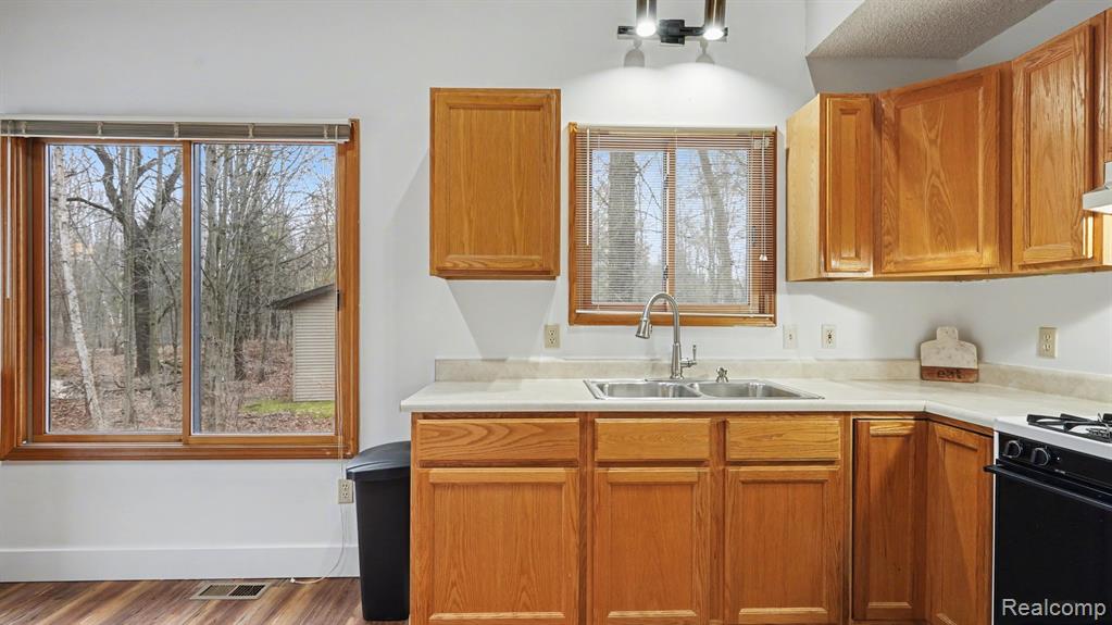 301 W Fike Road, Sanford, MI 48657 — Photo 7