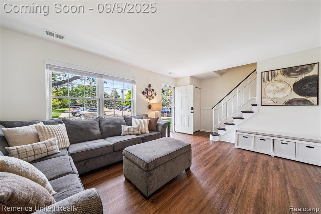 41377 Leidel Court, Northville, MI 48167 — Photo 6