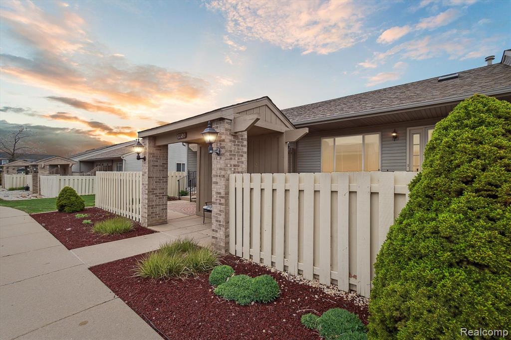 62180 Arlington, 2, South Lyon, MI 48178 — front exterior