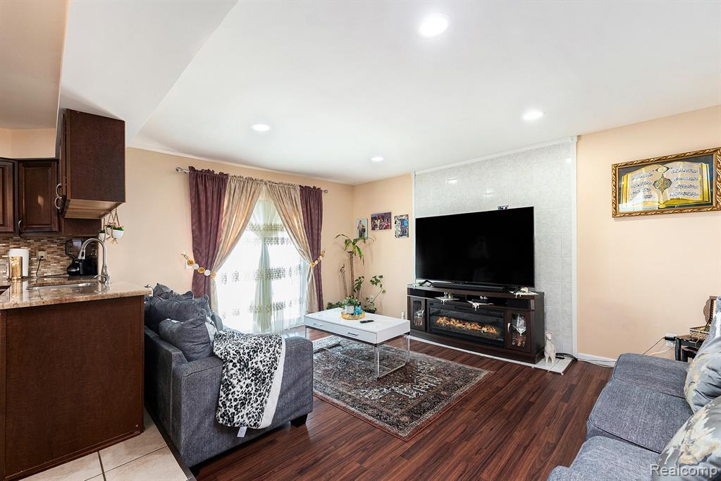 4810 Benjamin Drive, Sterling Heights, MI 48310 — Photo 8