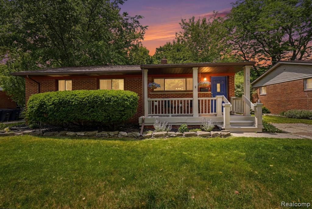 1061 Western Drive - Photo 2
