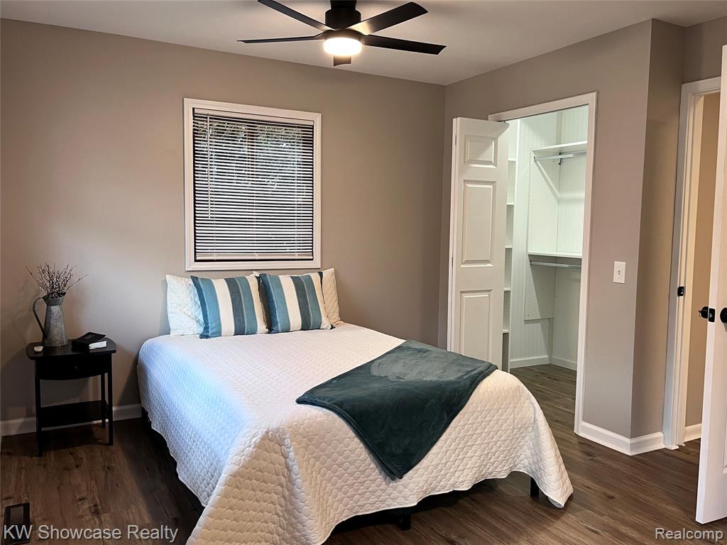 2034 E Nalone, Wixom, MI 48393 — Photo 13