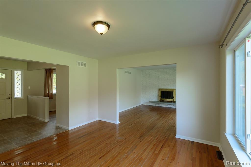 43654 CROWLEY Road, Van Buren, MI 48111 — Photo 5