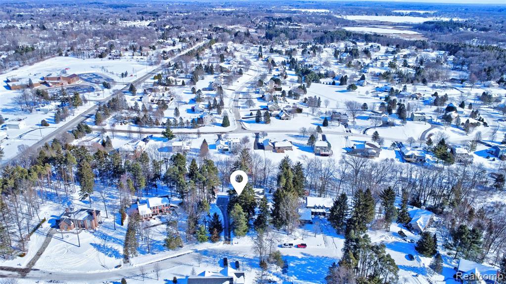 9619 Tree Top Court, Pinckney, MI, 48169